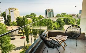 Diamond View Apartments